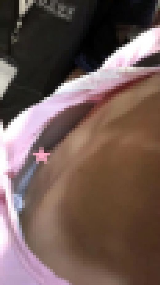 ゆるい胸元 2　サンプル画像2