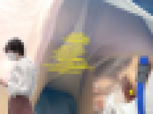 【親子で参加OK!子供学習教室で大胆胸チラ・パンチラ先生】015 サンプル画像2