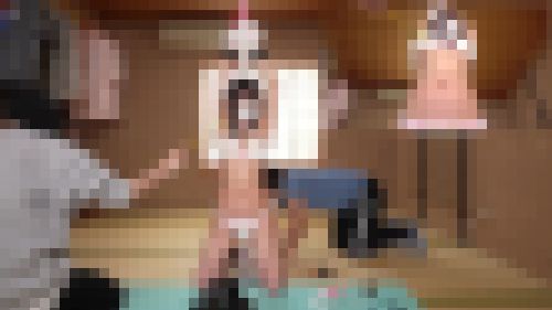 オジサン達の愛情こもったくすぐり責めでメチャクチャ可愛い声でさえずり、快楽責めで気持ち良く昇天しちゃったお嬢さん(完全オリジナル サンプル画像1