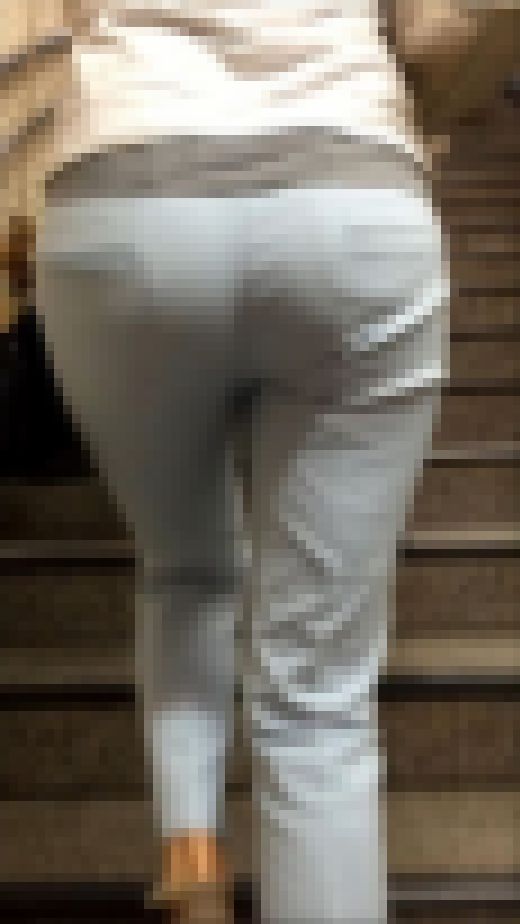 クロッチラインがエッチな水色パンツお姉さん　サンプル画像3