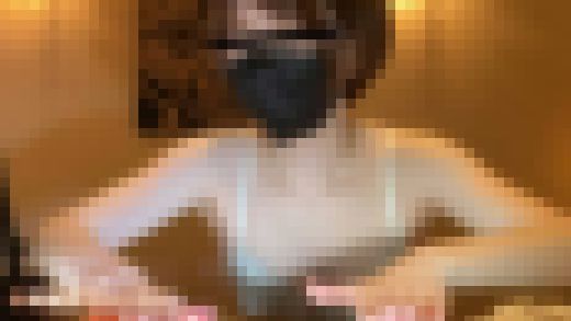 ほんわか美人お姉さんの安産型お尻が迫る!潰す!迫力満点のヒップフードクラッシュ! サンプル画像1