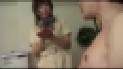 【ジャネス】ムンムンの色気に我慢できずレ○プまがいに勃起チ○ポを手コキさせる興奮で思わず発射 #004 DJSI-068-04 サンプル画像1