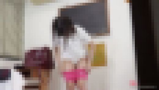 仲村りお 4K動画 教室の物陰から教室で体操着に着替える女子を覗き見。着替え　サンプル画像3