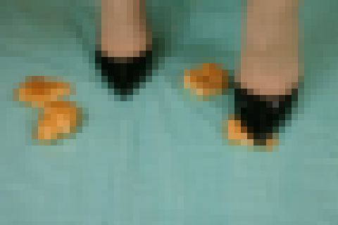 006 ダイアナ9cmピンヒールでミニクロワッサンをクラッシュ（音声なし）　サンプル画像2