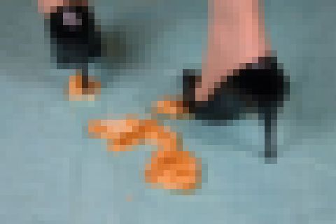 006 ダイアナ9cmピンヒールでミニクロワッサンをクラッシュ（音声なし）　サンプル画像3