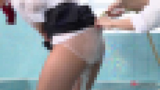 渚みつき&皆月ひかる 制服のままシャワータイム！泡で遊ぼう！濡れフェチ　サンプル画像2