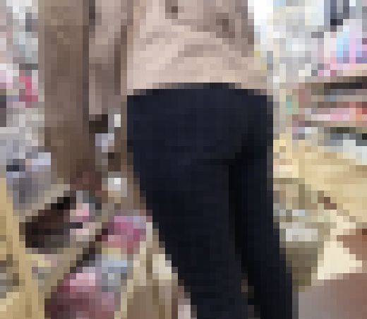 【10代の小尻】芦田愛菜ちゃん似むすめ ままと買い物　チェックパンツのプリプリ小尻　サンプル画像2