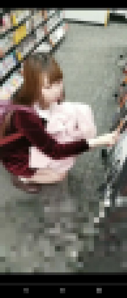 マンスジ丸見えTバック美女2名 サンプル画像1