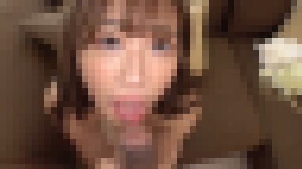 色白美乳の20歳女子大生がアソコをビショ濡れにして大量に潮吹き サンプル画像2