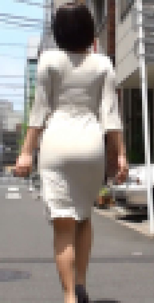 Aさんパート10　パンティーライン　透け　尻　サンプル画像1