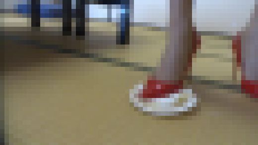 畳の上でケーキ踏み潰し Vol.1　サンプル画像1
