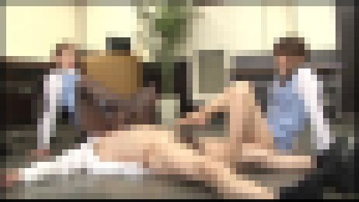 【フリーダム】猛暑の真夏、イライラしているOLが、蒸れたストッキングやソックスで、同僚や上司に憂さ晴らし。 #006 [NFDM サンプル画像3