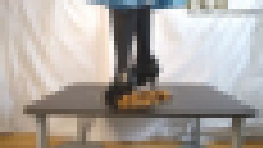 4-11　メイドさんはカレーパンをパンプスで踏みつけて提供してくれる　サンプル画像3