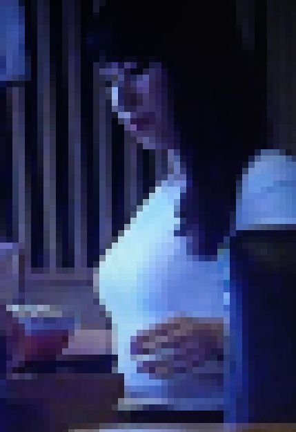 美し過ぎる超絶スーパー美女が張り具合抜群の巨乳の美体でエッチなしぐさを時折見せながらご飯食べてますよ サンプル画像2