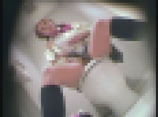 某デパートのトイレでオナニーしちゃった女子●生達　02　サンプル画像2