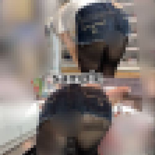 街のお姉さんにぶっかけ取材49！エロすぎmoussyショートパンツ！　サンプル画像1