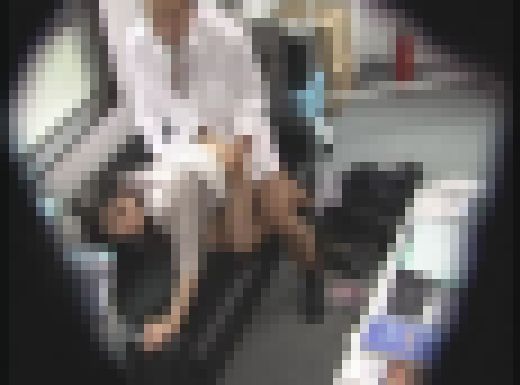 社長も激怒、会社に設置してある防犯カメラに写っていた社内の淫行現場 02 サンプル画像3