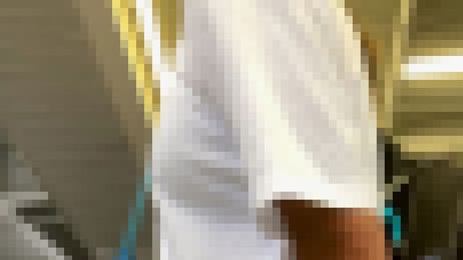 健康的な褐色ショーパンお姉さんをじっくり近接撮!!驚きの浮き出た乳首ぽっち 【超リアルな街中風景004】 サンプル画像3