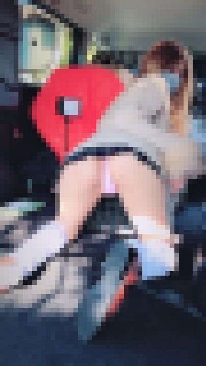 精液大量射精するぉギャルJ系ニコたんとドライブデートの途中に駐車場で露出撮影＆車内でヌプヌプナマ交尾　サンプル画像2