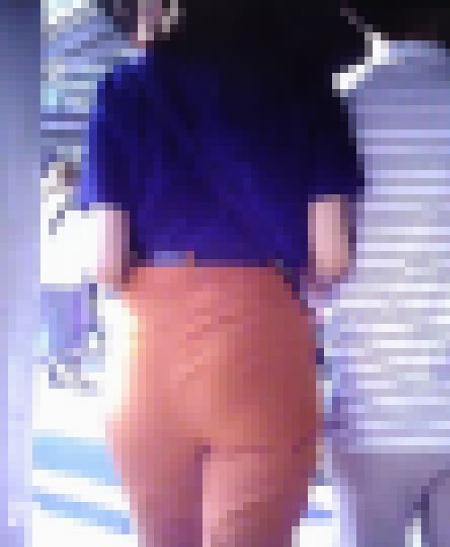 清楚系美女の超絶クビレ巨美尻ヒップがピタパンをパッツンパッツンにして歩いてるよ サンプル画像2