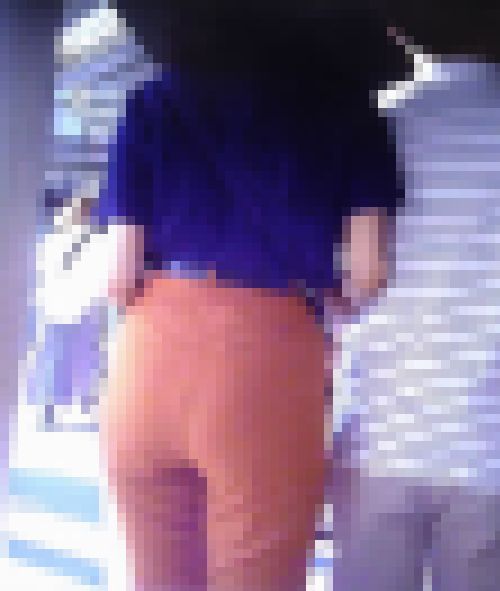 清楚系美女の超絶クビレ巨美尻ヒップがピタパンをパッツンパッツンにして歩いてるよ サンプル画像3