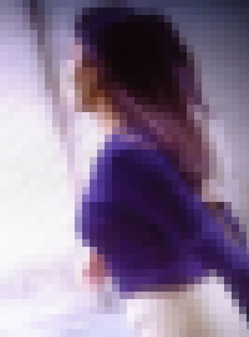 グラビア級の巨乳ボディ超絶美人ショップ店員が大きな横チチ強調させて昼休みにご飯買いに歩いてるよ　サンプル画像2