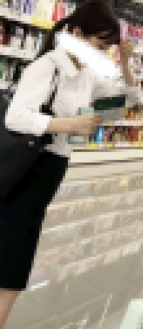 #135｛ダブーる捲りパンチラとOL風スト越真白パンチーら｝　サンプル画像3