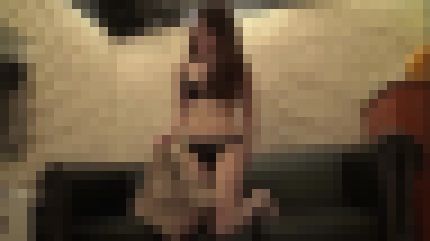 スレンダー美乳の21歳美術モデルがアソコをビショビショに濡らして顔を歪めて喘ぎまくる　サンプル画像1