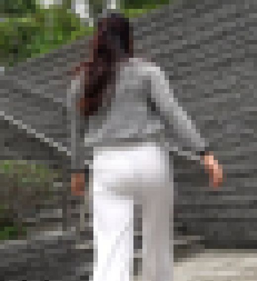 Dさんパート13　パンティーライン　透け　尻　サンプル画像1