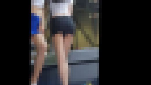 イベントコンパニオンのお姉さん達の太ももは格別　サンプル画像1