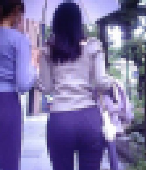 清楚系超美人OLがピタパン履いてめっちゃいい形の桃尻をフリまくって歩いてるよ サンプル画像3