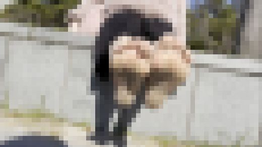 【完全裸足】第17弾!裸足で公園や街中を歩く女性 part2 サンプル画像2