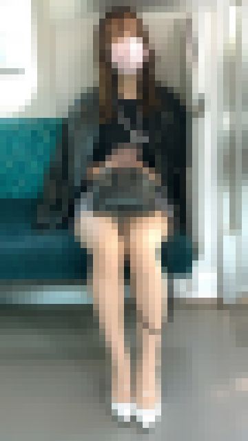 反則級の超絶美脚を見せつける気が強そうな極上美女(其の五) サンプル画像3