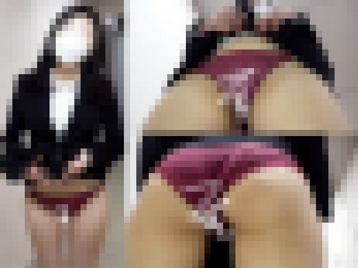 「触るな!キモチわるぃ!!」無礼な態度のOLに懇願しパンツ買取【交渉痴漢】 サンプル画像3