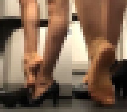 【高画質】Vol2 蒸れたパンストを機内で乾かすＣＡさん　サンプル画像2