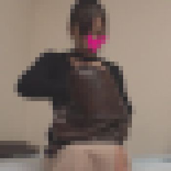 【盗撮流出】エロテク満載な小柄でスレンダーな美巨乳ちゃん サンプル画像1