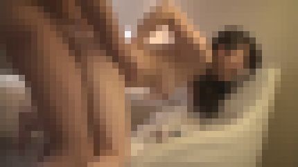 Fカップ美巨乳の20歳女子大生が巨根で激しく突かれ恥ずかしさを忘れ顔を紅潮させ喘ぎまくる サンプル画像3