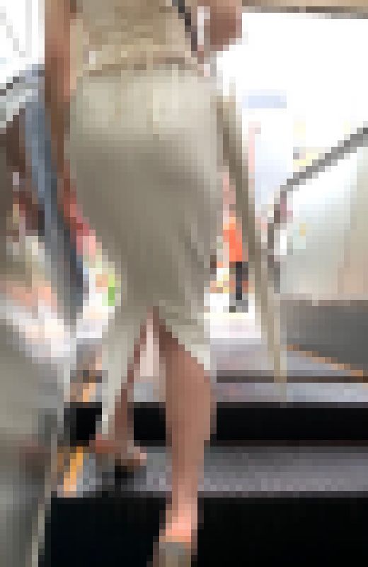 【再販商品SALE】透け!透け!透け!白いエロスカートがまぶしい!そしてエロパンティーがガッツリ見えてる変態エロ女【41】 サンプル画像2