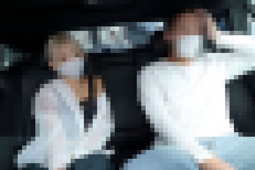 車中フェラで１週間溜めたザーメンをセフレの口内に大量発射　※顔晒してます　サンプル画像1