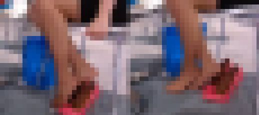 ☆動画☆展示会の休憩コーナーでパンプス脱ぎ　サンプル画像2