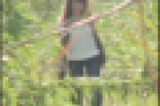 野外オシッコ、じっくり見て下さい①　サンプル画像1