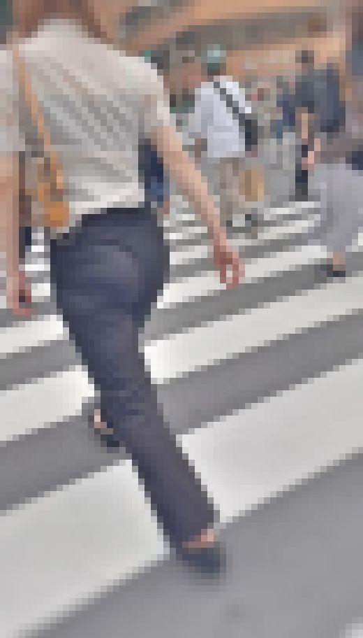 キビキビ歩いて長身＋美ボディをアピールしつつ自慢の美巨尻をムニュらせて男を挑発！ 下品なパンツスーツお姉さん編　サンプル画像3