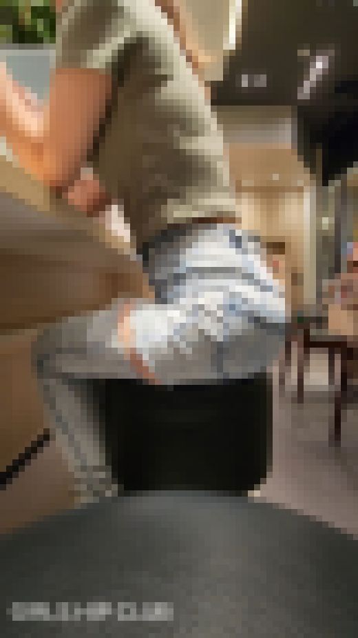 【ハイウェストデニム】引き締まったウェストの安産型のお尻(座り)　サンプル画像3