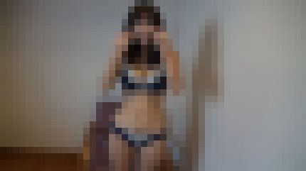 スレンダー美巨乳の21歳フリーターがカチカチの巨根で突かれて快感に喘ぎまくる サンプル画像1