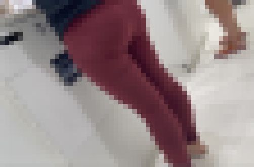 【ハーフちゃんの巨尻】スパッツごしにケツがぷっくり　パンツの線も透けている　尻たぶかき分けてくんかしたいw【4K】　サンプル画像3