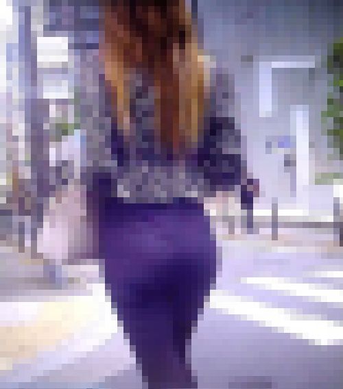 スタイル抜群の超ハイスペック美人ギャルがピタパン履いて美尻強調して歩いてるよ サンプル画像3