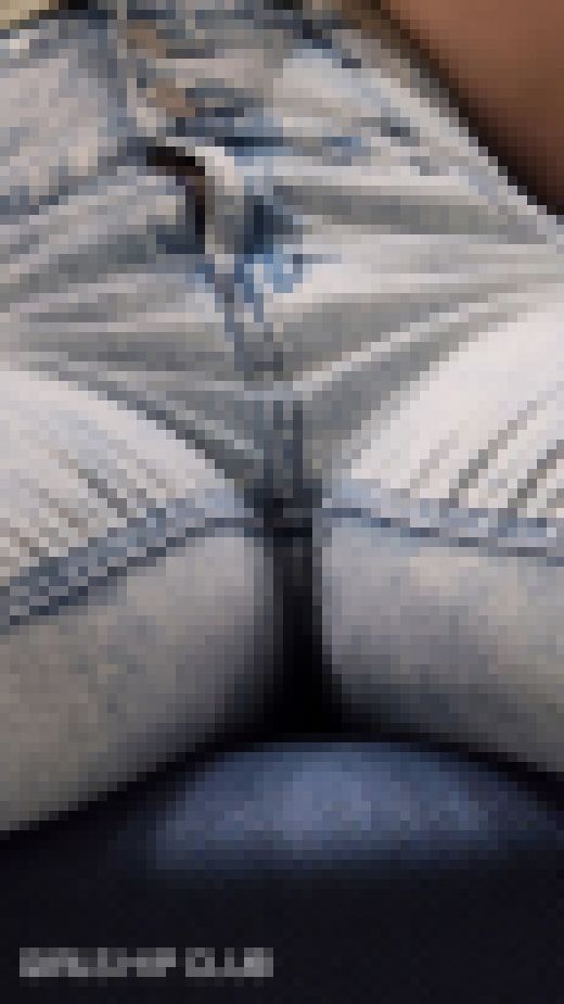 【ハイウェストデニム】引き締まったウェストの安産型のお尻(座りフロント)　サンプル画像2