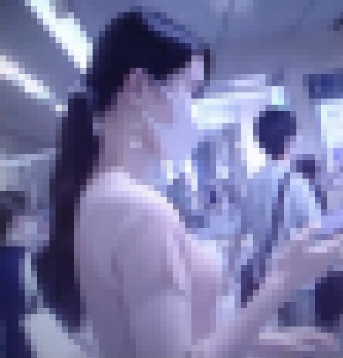 清楚系の超絶美人長身美女がスタイル抜群プリプリのお尻で歩いてるよ　サンプル画像3