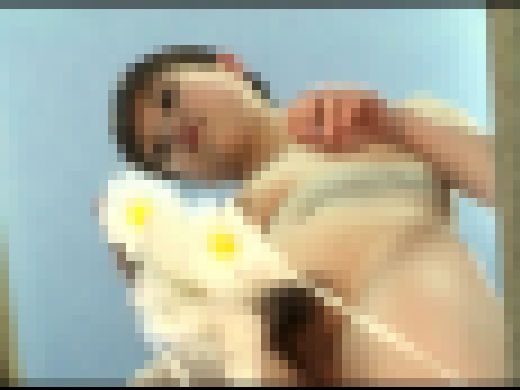 究極!更衣室床下潜り込みフリーハンド #001　サンプル画像3