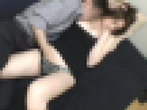 色白清楚の24歳OLが感じ始めて恥ずかしさを忘れて快感に顔を歪めて喘ぎまくる　サンプル画像1